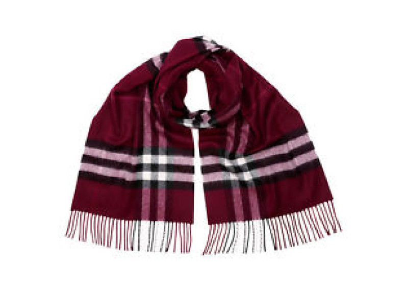 Burberry Classic Cashmere Scarf in Check - Plum Check 