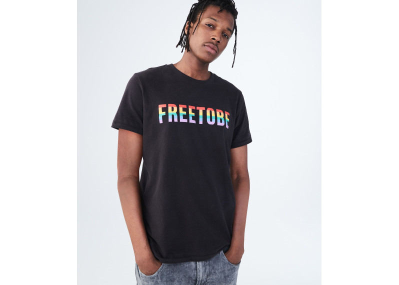 FREE TO BE GRAPHIC TEE
